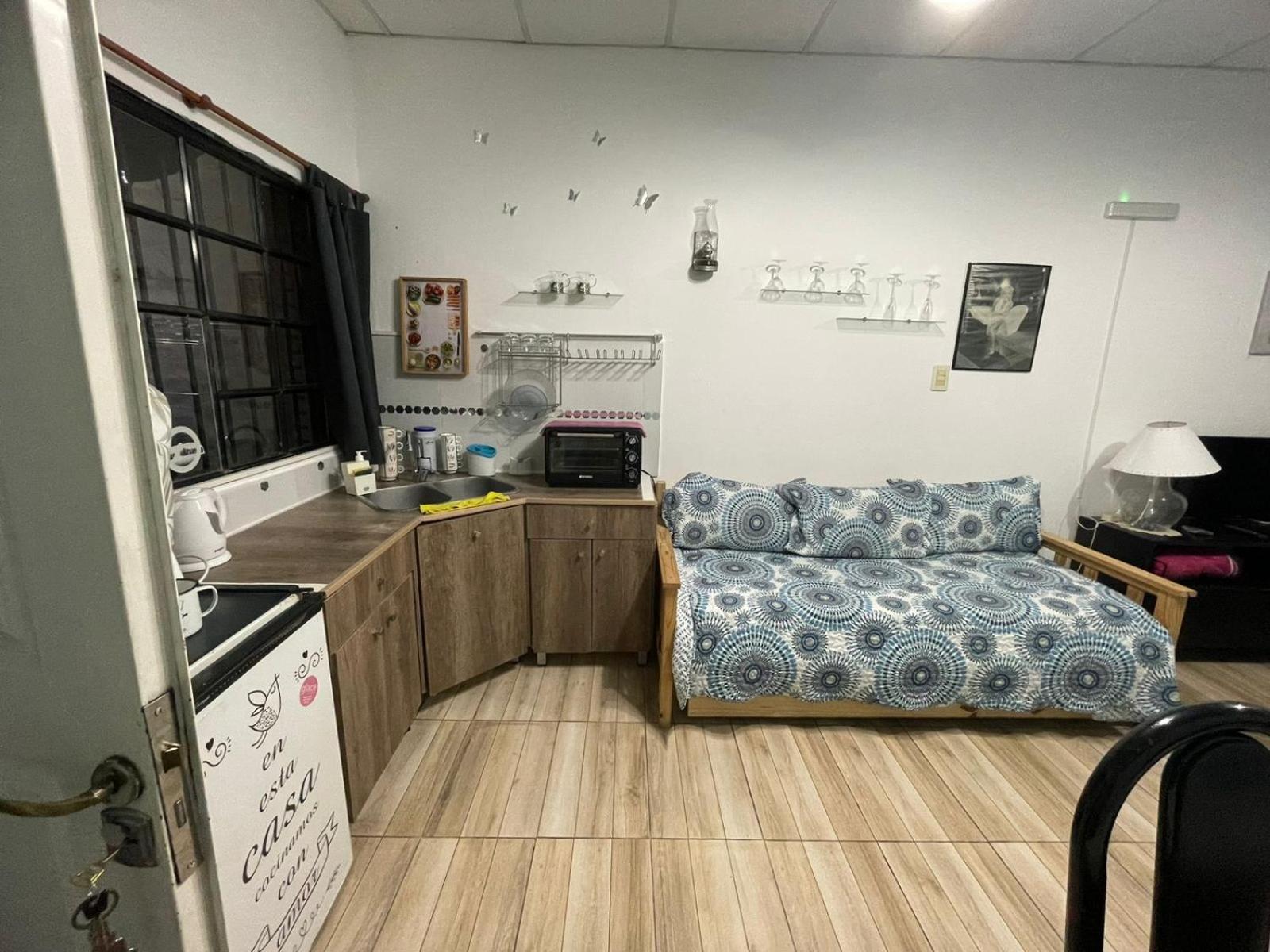 Hospedaje 3 Aeropuerto Ezeiza Pet Friendly Tranfer Gratis Desde Y Hacia El Aeropuerto De Ezeiza A 20 Minutos Lägenhet Exteriör bild